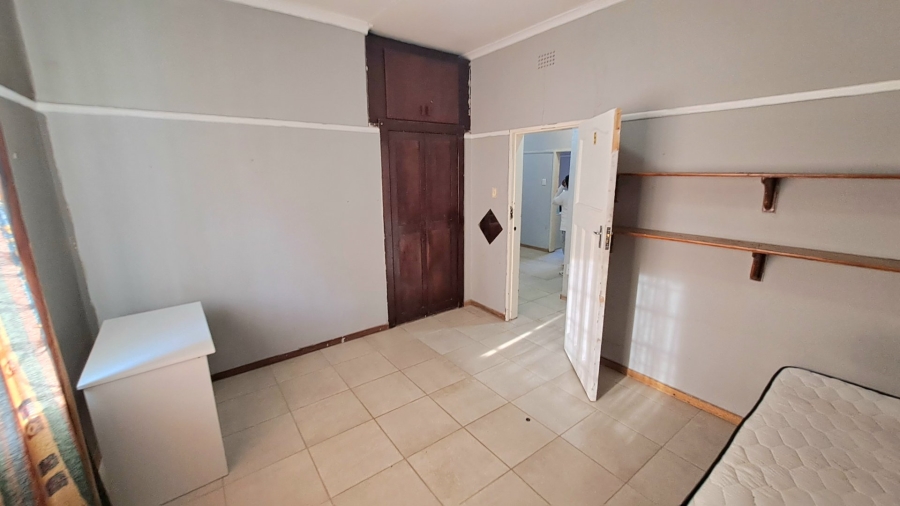 5 Bedroom Property for Sale in Park West Free State